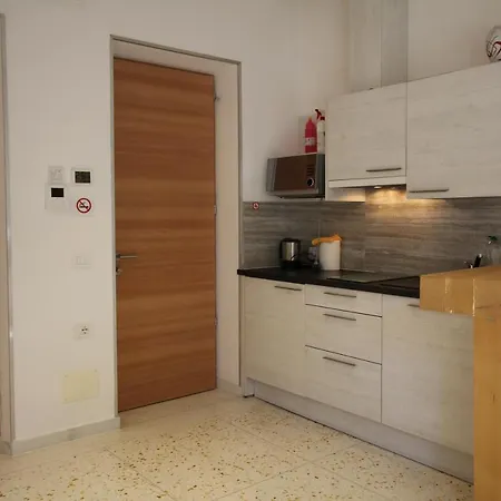 Apartment Gardar 79 *